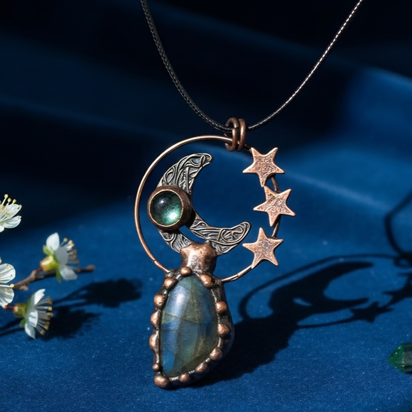 🆕️Natural Labradorite & Aventurine Crescent Moon Boho Chic Vintage Necklace 🌙 - Picture 9 of 13